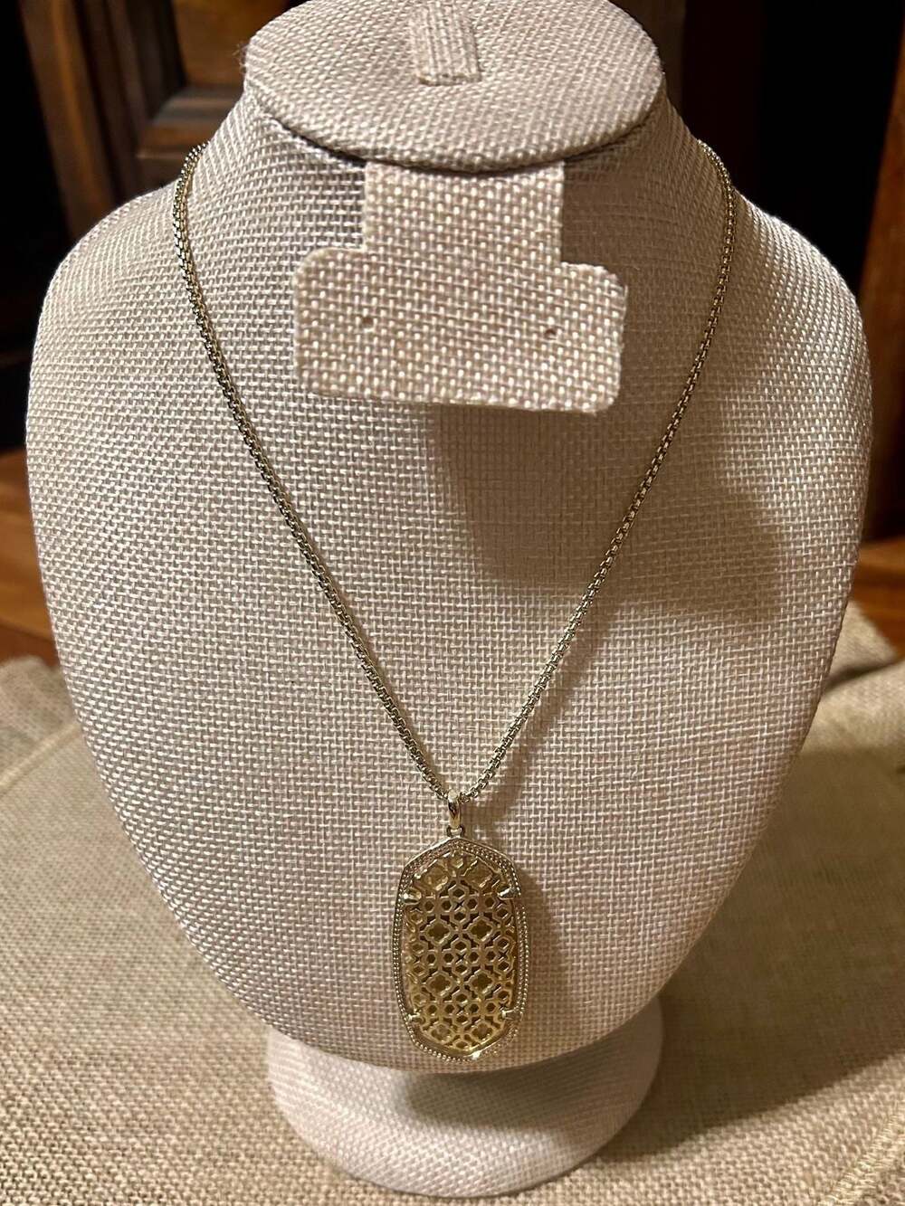 Kendra Scott Rae Gold-Plated Filigree Pendant Necklace